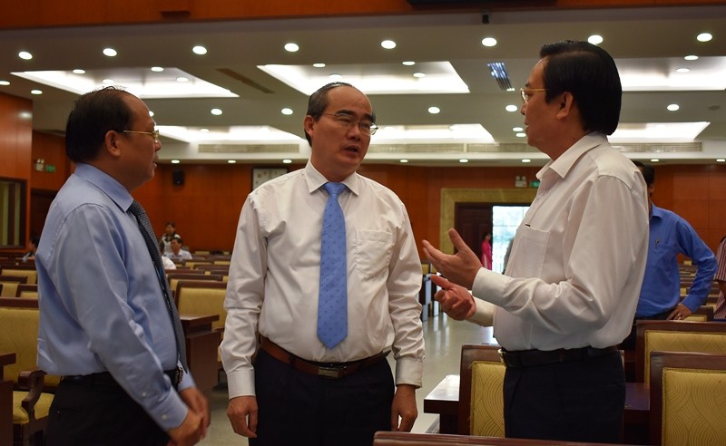 Bí thư Nhân: ‘Phải tăng lương cho chủ tịch quận’ - ảnh 2