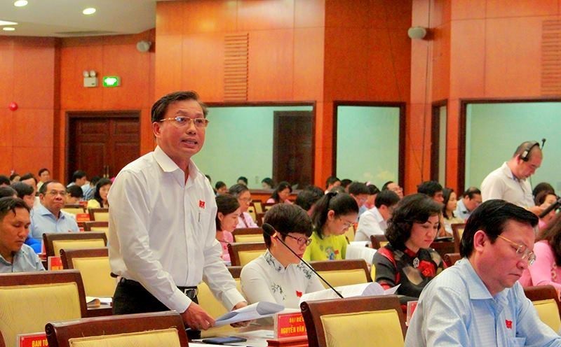 Mỗi năm, TP.HCM có 725.000 hồ sơ trễ hạn - ảnh 1