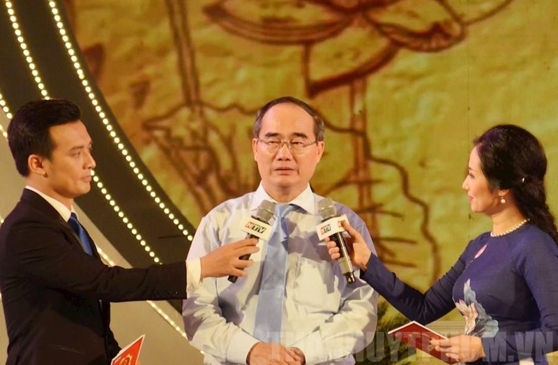 Di chúc của Chủ tịch Hồ Chí Minh - nguồn sáng dẫn đường - ảnh 1