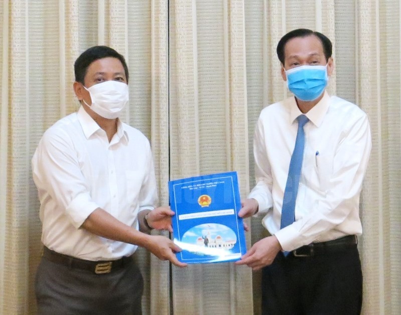 TP.HCM phê chuẩn 2 phó chủ tịch quận 1 và Tân Bình - ảnh 1
