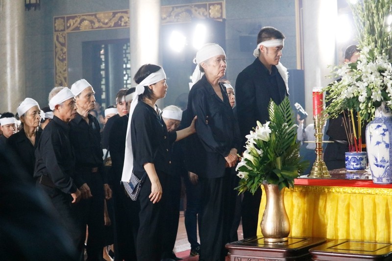 Nhiều đoàn lãnh đạo Đảng và Nhà nước đến viếng ông Mười Hương - ảnh 2