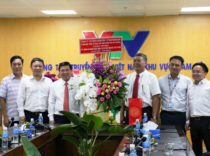 Lãnh đạo TP.HCM thăm các cơ quan báo chí - ảnh 3