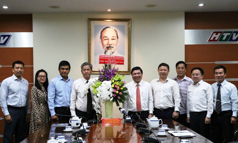 Lãnh đạo TP.HCM thăm các cơ quan báo chí - ảnh 2