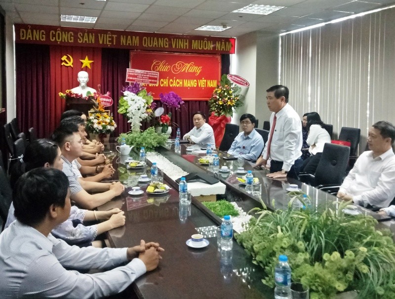 Lãnh đạo TP.HCM thăm các cơ quan báo chí - ảnh 1