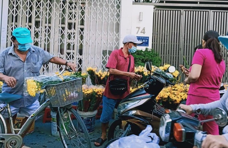 Giá bánh ú tro tăng chóng mặt ngày tết Đoan Ngọ - ảnh 2