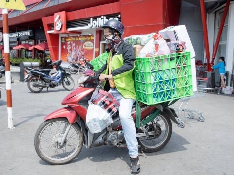 Tấp nập đi chợ hộ mua mắm, muối...trong giãn cách - ảnh 2