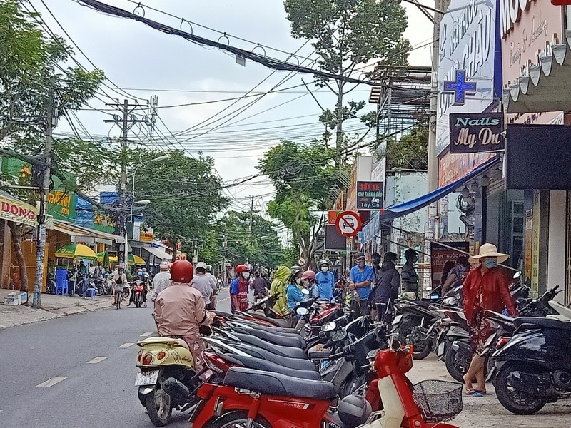 Khách mua bỉm, tã, sữa... cho em bé tăng đột biến - ảnh 2