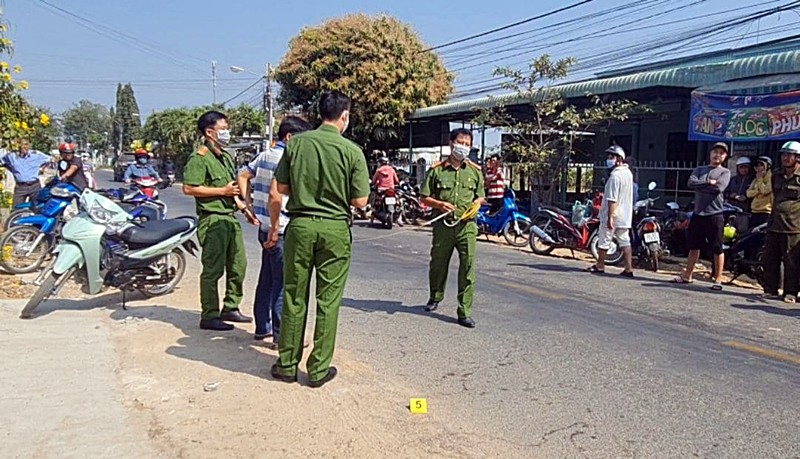 Kẻ đâm chết chủ quán vì xin thêm nước mắm đầu thú - ảnh 2