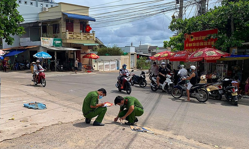  Bị ngăn cản đưa người yêu đi chơi, đâm 2 bà cháu thương vong - ảnh 1