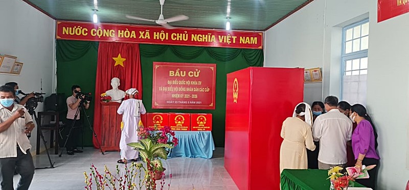 Cử tri đồng bào Chăm ở Bình Thuận mặc trang phục đẹp đi bầu cử - ảnh 5