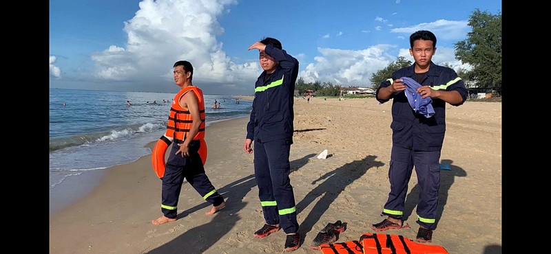 Thanh niên mất tích sau khi cứu sống 3 người ở biển Bình Thuận - ảnh 1