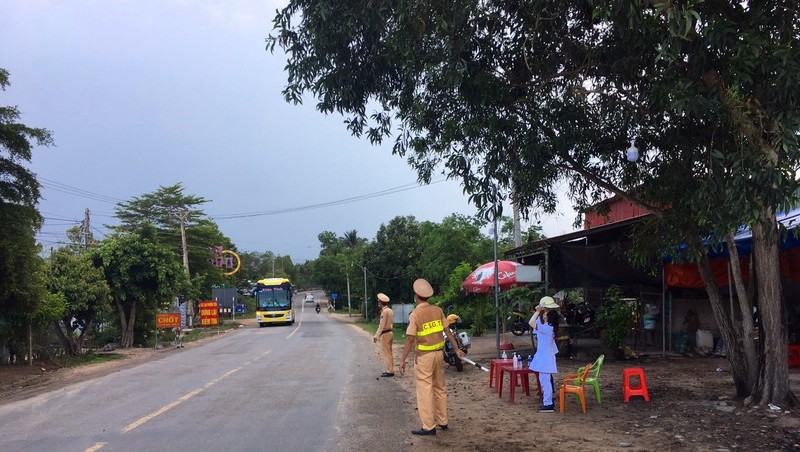 3 tổ CSGT sẽ xử lý xe đến Bình Thuận từ vùng dịch - ảnh 1