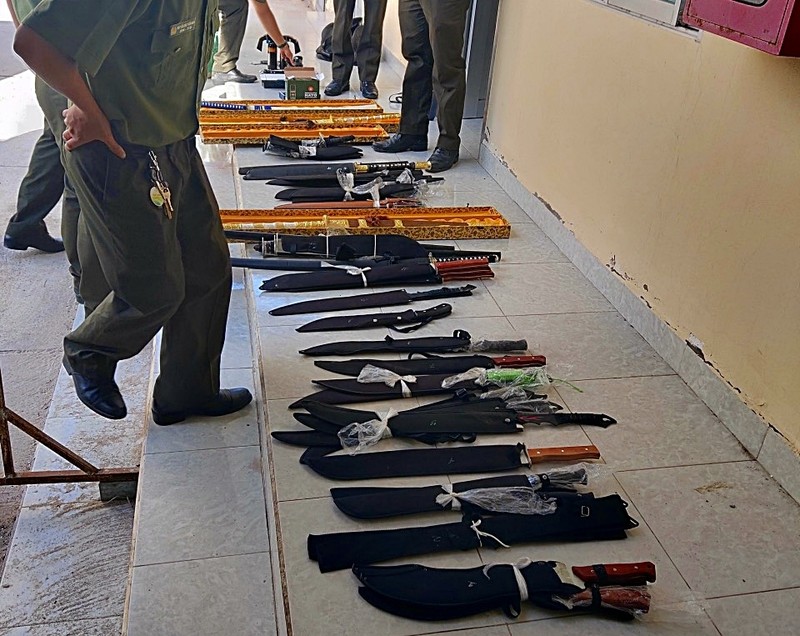 Khám nhà người rao bán súng ở Bình Thuận, phát hiện 'kho' vũ khí - ảnh 2