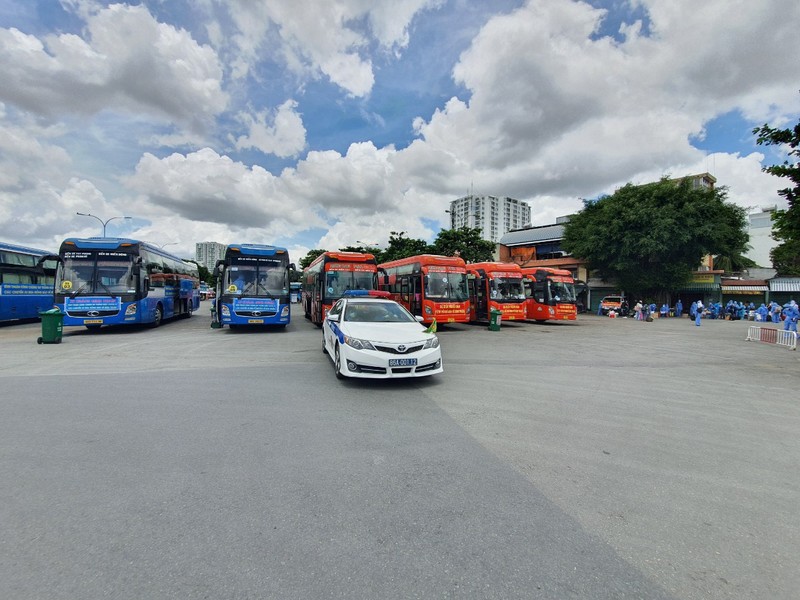 Đoàn xe đưa 200 công dân từ TPHCM trở về Bình Thuận - ảnh 4