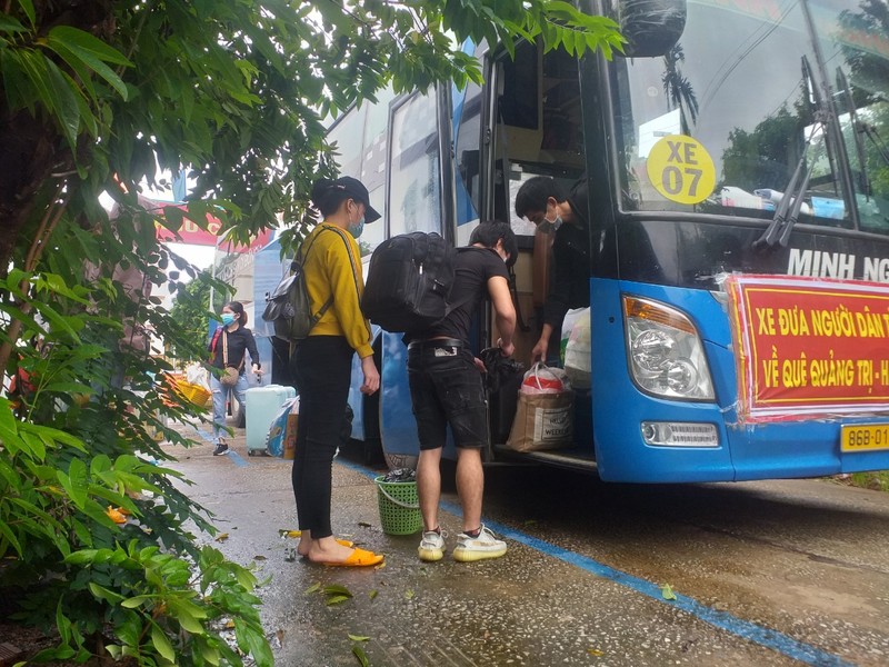 Đưa 15 người trốn trong thùng xe đông lạnh về Quảng Trị, Hà Tĩnh, Nghệ An - ảnh 6