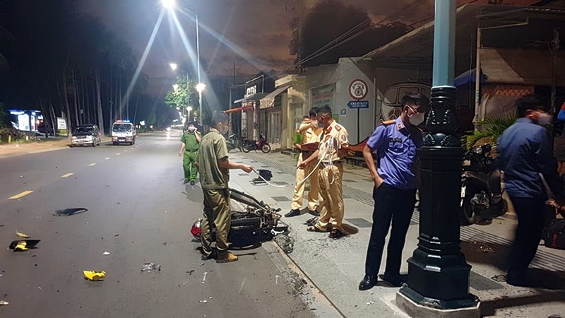 Ô tô bán tải va chạm xe máy, 1 thanh niên tử vong ở Bình Thuận - ảnh 1