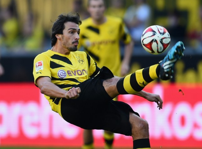 M.U chính thức khởi động chiến dịch săn Hummels - ảnh 1
