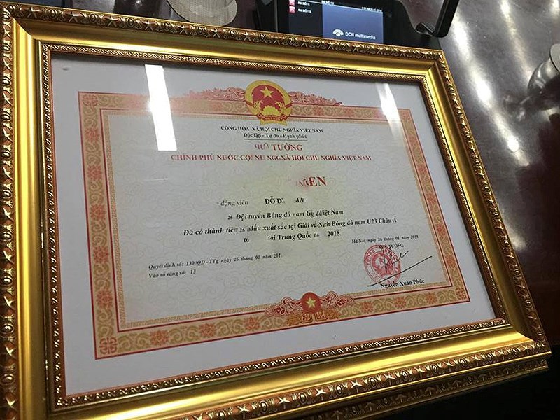U-23 VN diễu hành hơn 4 giờ trên xe buýt giữa biển NHM - ảnh 41