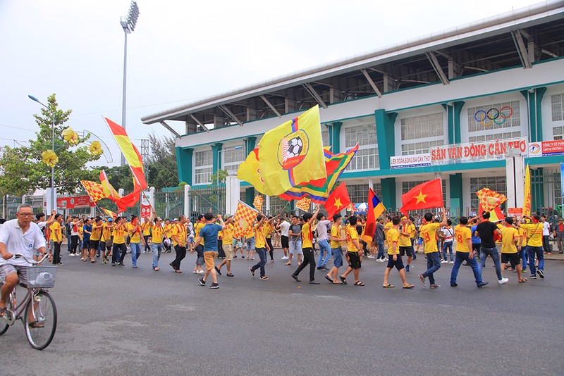 Thiên Trường 'dậy sóng' ngày khai mạc V-League 2021 - ảnh 11