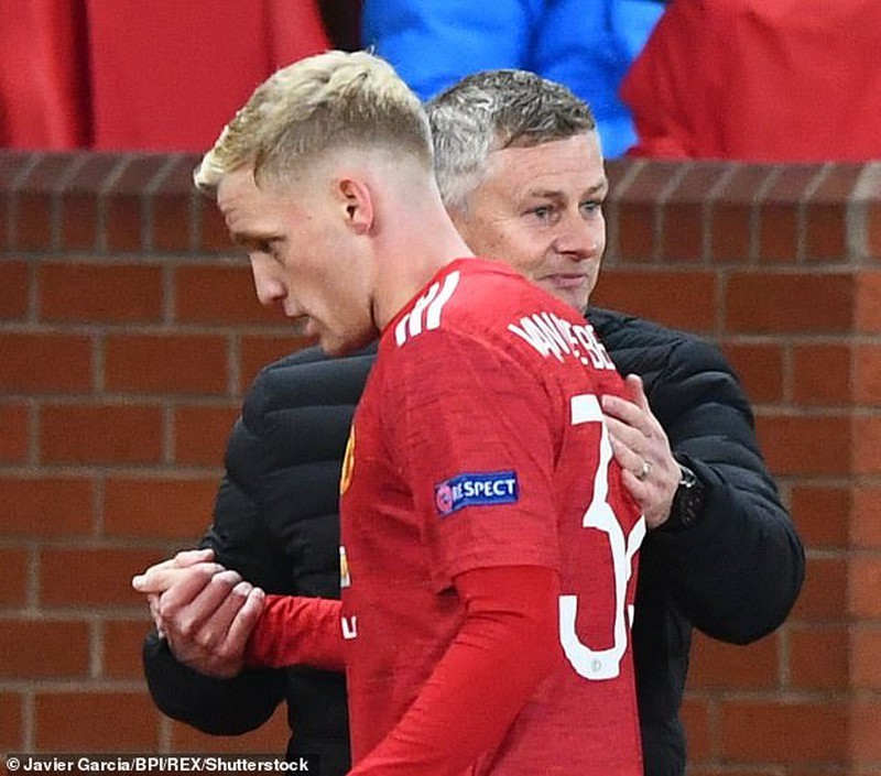 Solskjaer đang lừa dối Van De Beek - ảnh 3