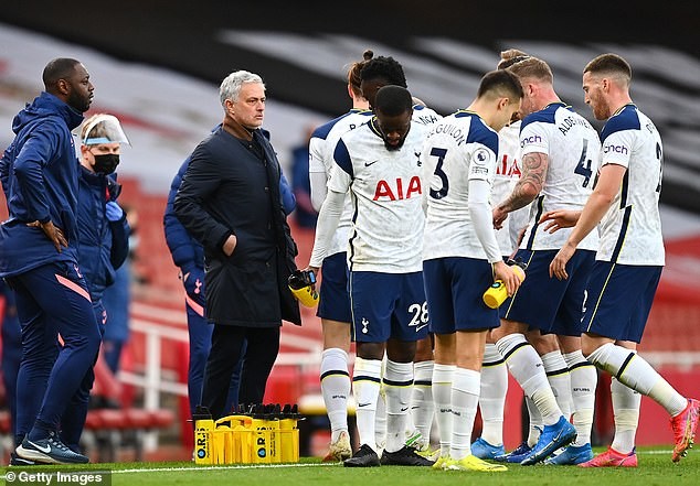 Mourinho cáo buộc cầu thủ Tottenham… mất tích - ảnh 3