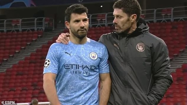 Aguero: ‘Cầu thủ Man City không chuyền bóng cho tôi’ - ảnh 1