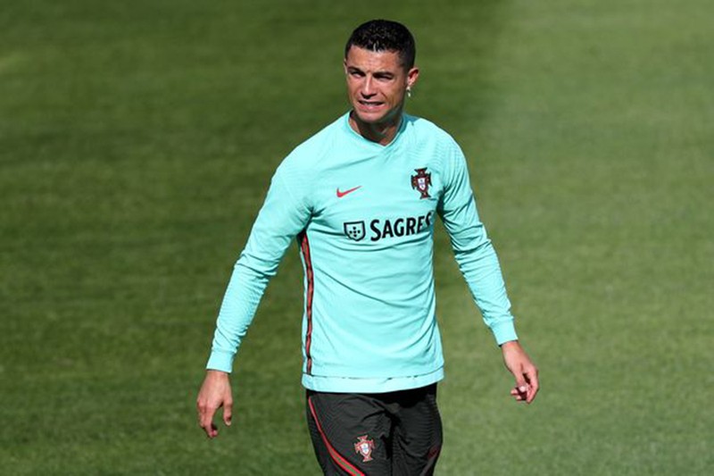 Trở ngại lớn ngăn Ronaldo đến Manchester United - ảnh 2