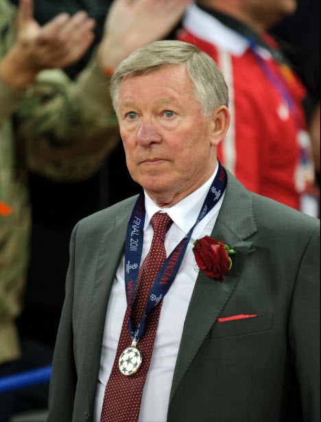 Sir Alex Ferguson bị đối xử khó tin trên sân Wembley - ảnh 4