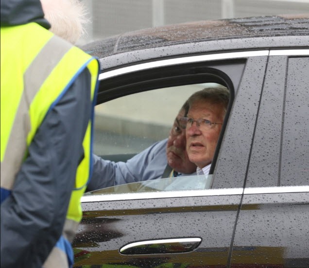 Sir Alex Ferguson bị đối xử khó tin trên sân Wembley - ảnh 3