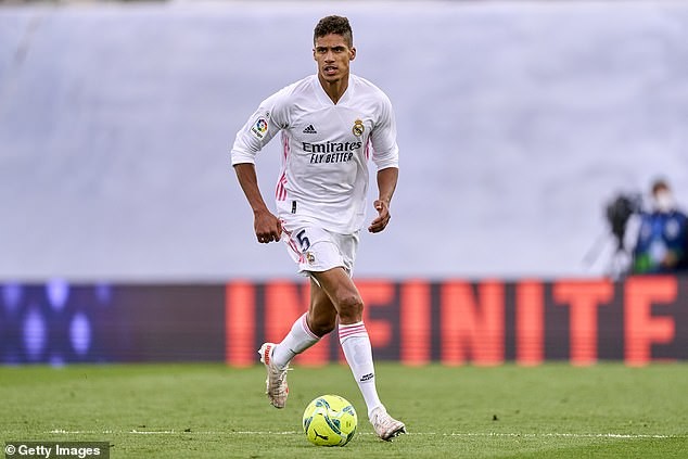 Vì lỗi đánh máy, MU không thể mua Varane - ảnh 4