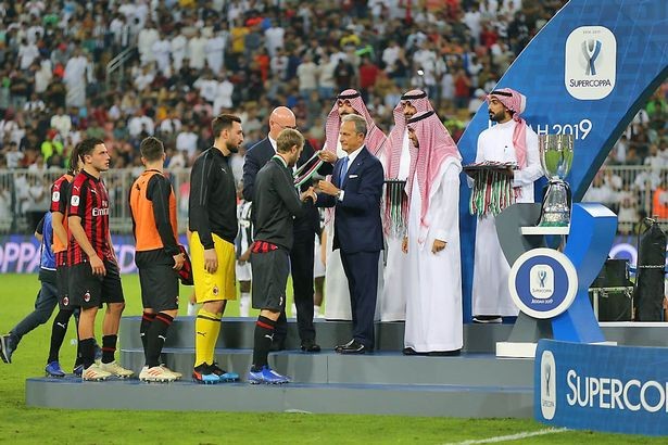 Lí do Saudi Arabia gây sốc muốn đăng cai World Cup với Ý - ảnh 3