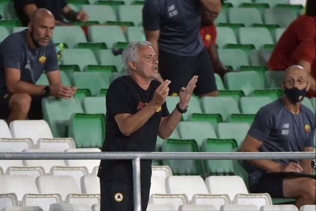 AS Roma thất bại thảm hại, Mourinho bị đuổi - ảnh 2