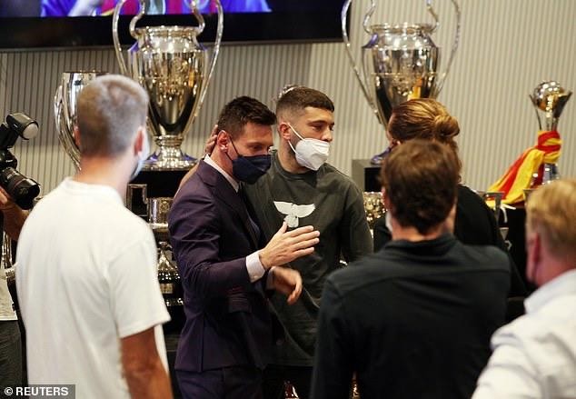 Messi khóc nức nở: ‘Tôi yêu Barcelona và muốn ở lại' - ảnh 3