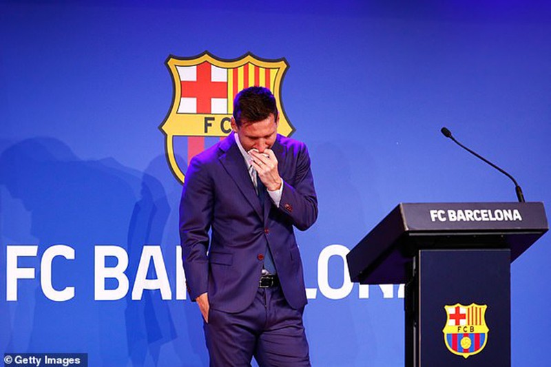 Messi khóc nức nở: ‘Tôi yêu Barcelona và muốn ở lại' - ảnh 7