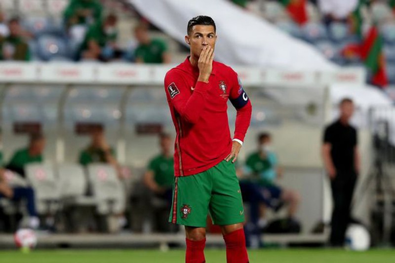 Ronaldo lập kỷ lục lịch sử vẫn bị fan MU quay lưng - ảnh 2