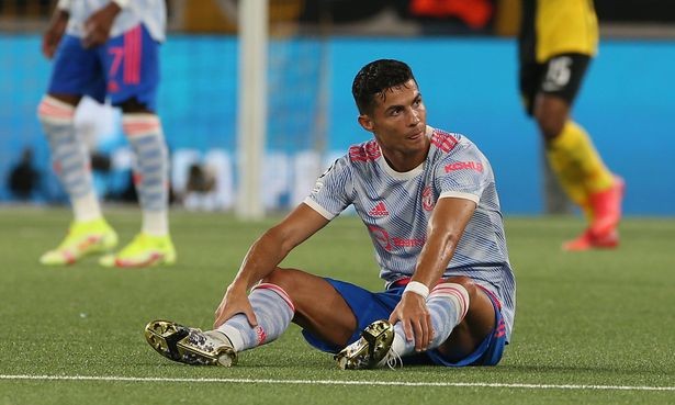 Ronaldo bỏ nhà ra đi vì ‘gã hàng xóm ồn ào’ - ảnh 5