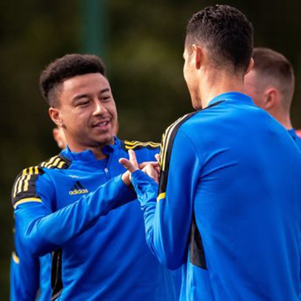 Lingard khoe dạy kỹ năng cho Ronaldo trên sân tập MU - ảnh 3