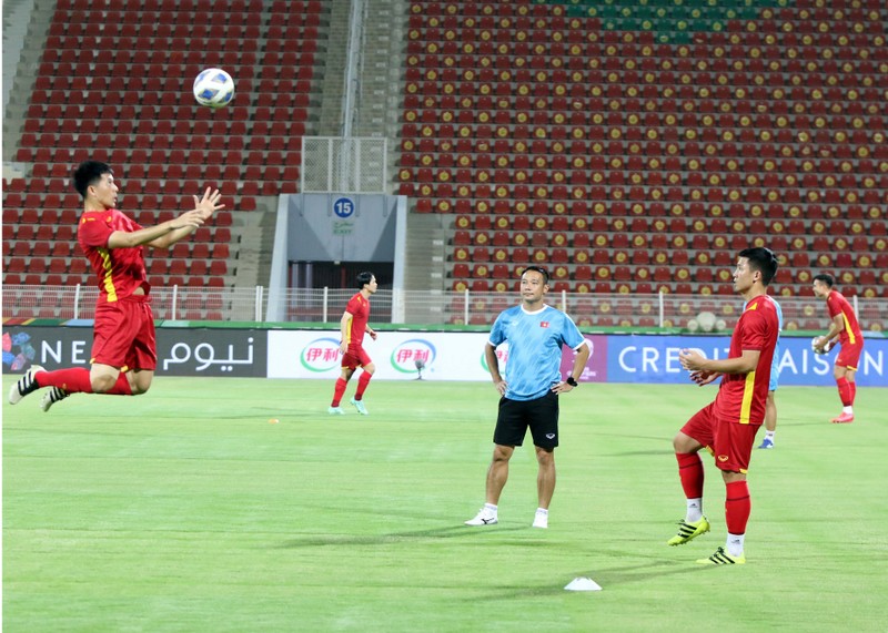 Hàng thủ liên tiếp sai lầm, tuyển Việt Nam thua ngược Oman, - ảnh 32