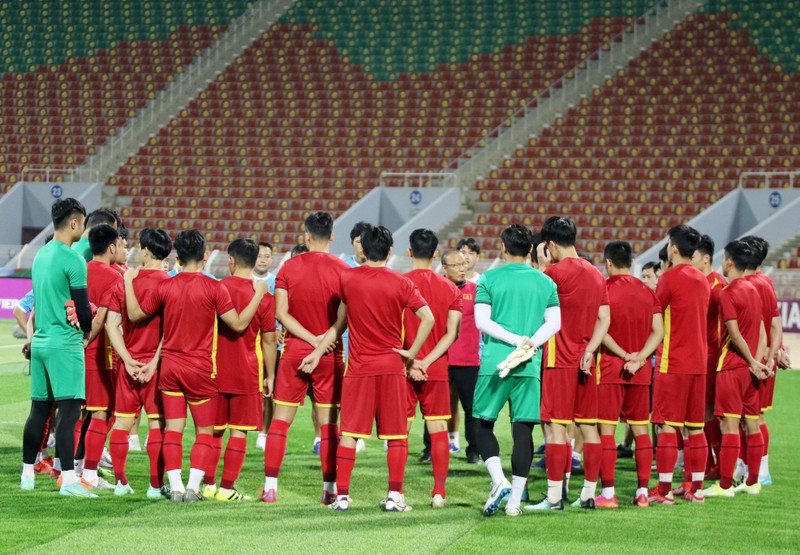 Hàng thủ liên tiếp sai lầm, tuyển Việt Nam thua ngược Oman, - ảnh 33