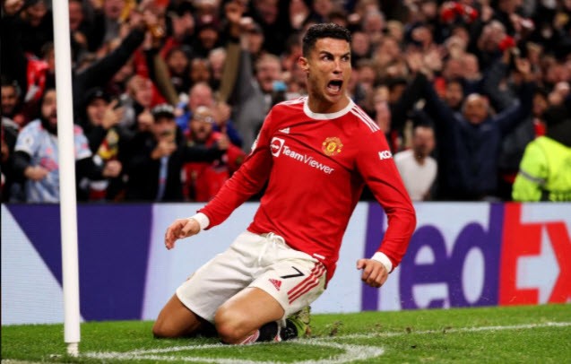 Ronaldo giận dữ bật ‘máy sấy tóc’ của Sir Alex trước cả đội MU - ảnh 6