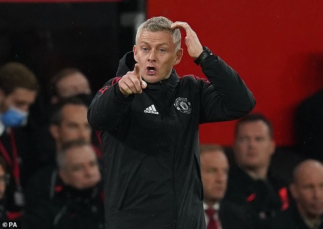 Solskjaer nói gì trong phòng thay đồ MU sau trận thua thảm Liverpool? - ảnh 2