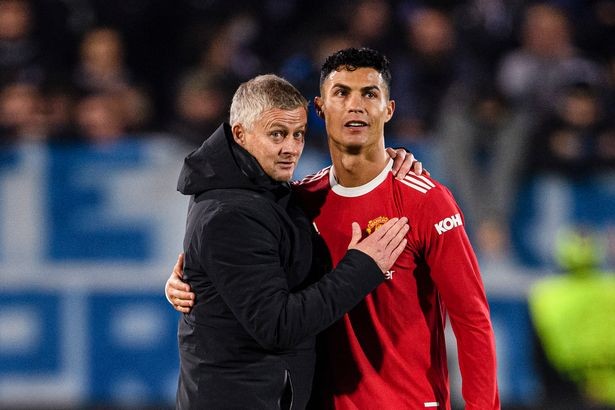 Ronaldo nên ngồi dự bị ở MU, Solskjaer gặp rắc rối - ảnh 5