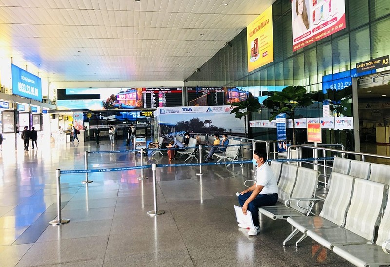 Hỏa tốc: Tạm ngưng nhập cảnh tại sân bay Tân Sơn Nhất - ảnh 1