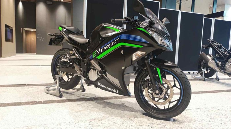 Kawasaki sẽ giới thiệu 10 mẫu xe phân khối lớn chạy bằng điện  - ảnh 1