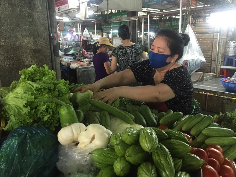 Người dân không còn chen chúc đi mua hàng ở siêu thị - ảnh 4