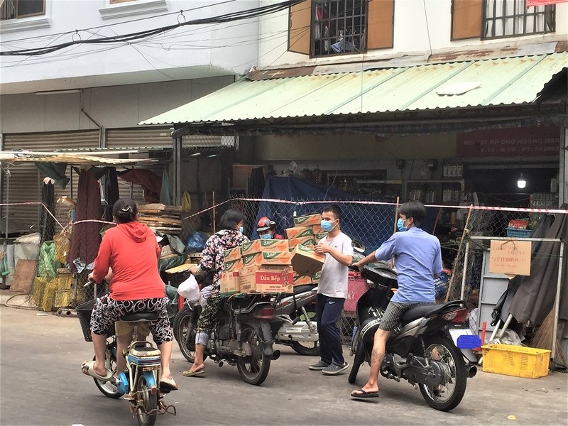 Biến 40.000 cửa hàng tạp hóa thành nơi bán rau, thịt: Được không?  - ảnh 1