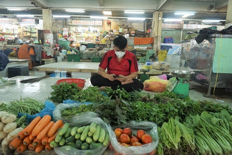 Chợ An Đông ngày đầu bán trở lại: Khách vắng nhưng vẫn vui - ảnh 5