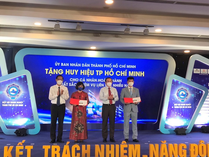 TP.HCM tuyên dương 91 doanh nhân doanh nghiệp tiêu biểu - ảnh 1