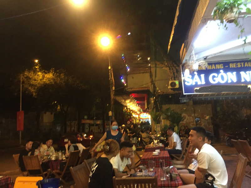 TP.HCM thí điểm hàng quán được bán đồ uống có cồn tại chỗ - ảnh 1