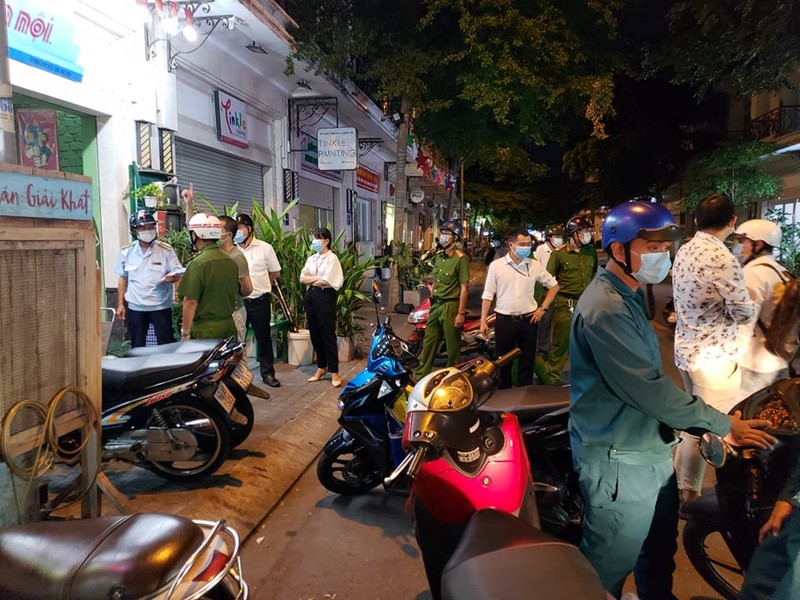 Nhiều quán ăn, tiệm nước... ở Gò Vấp bị phạt vì lỗi phòng dịch - ảnh 1